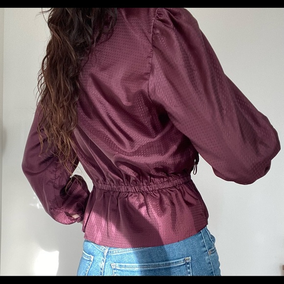 VINTAGE 80’s Halston soft convertible plum sheen day/night sexy blouse Size S-M - Picture 8 of 12